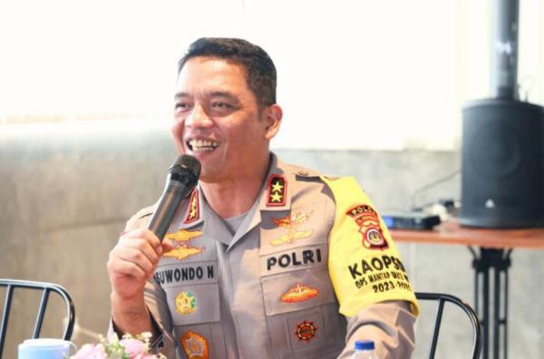 Irjen Suwondo Nainggolan Resmi Jabat Kapolda Maluku, Irjen Dadang Hartanto Pindah ke Metro Jaya