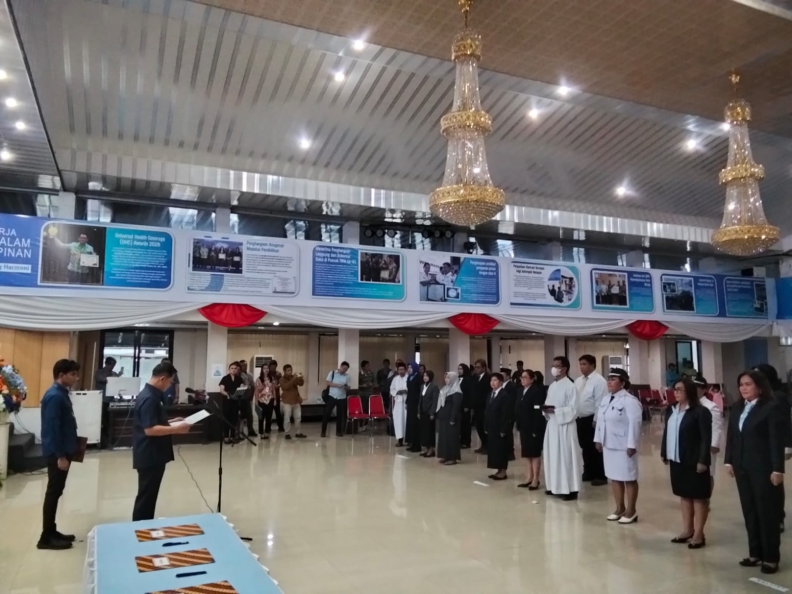 Wali Kota Bitung Hengky Honandar Lantik 48 Pejabat, 43 Struktural dan 5 Fungsional
