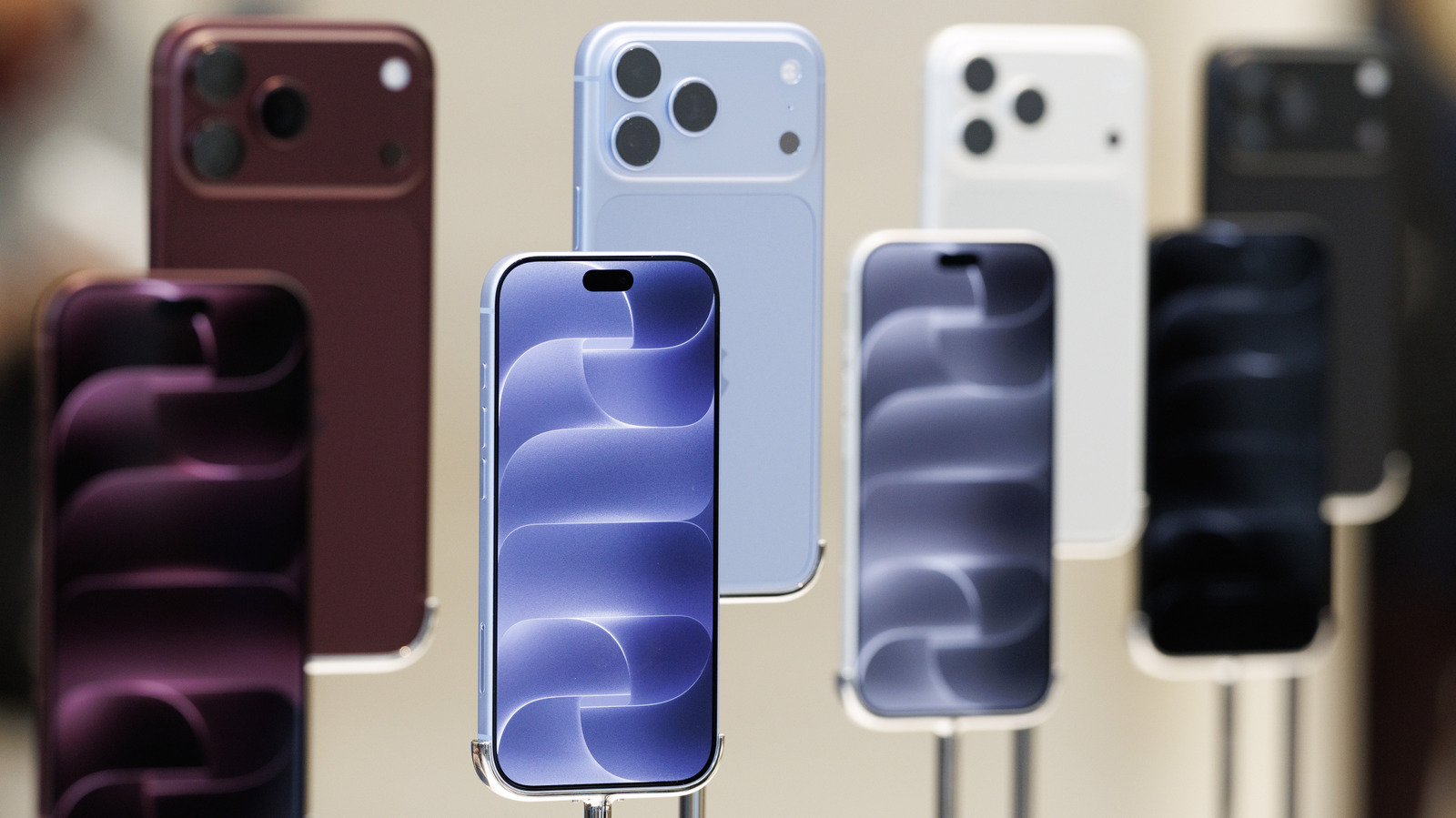 Apple Akui Bug Sinyal iPhone 18 Pro Max di Jaringan AT&T