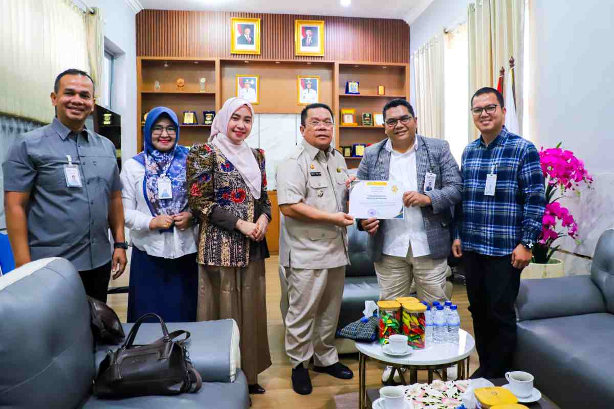 Wali Kota Pematangsiantar Wesly Silalahi Terima Penghargaan KEJAR Terbaik Regional Sumatera dari BSI