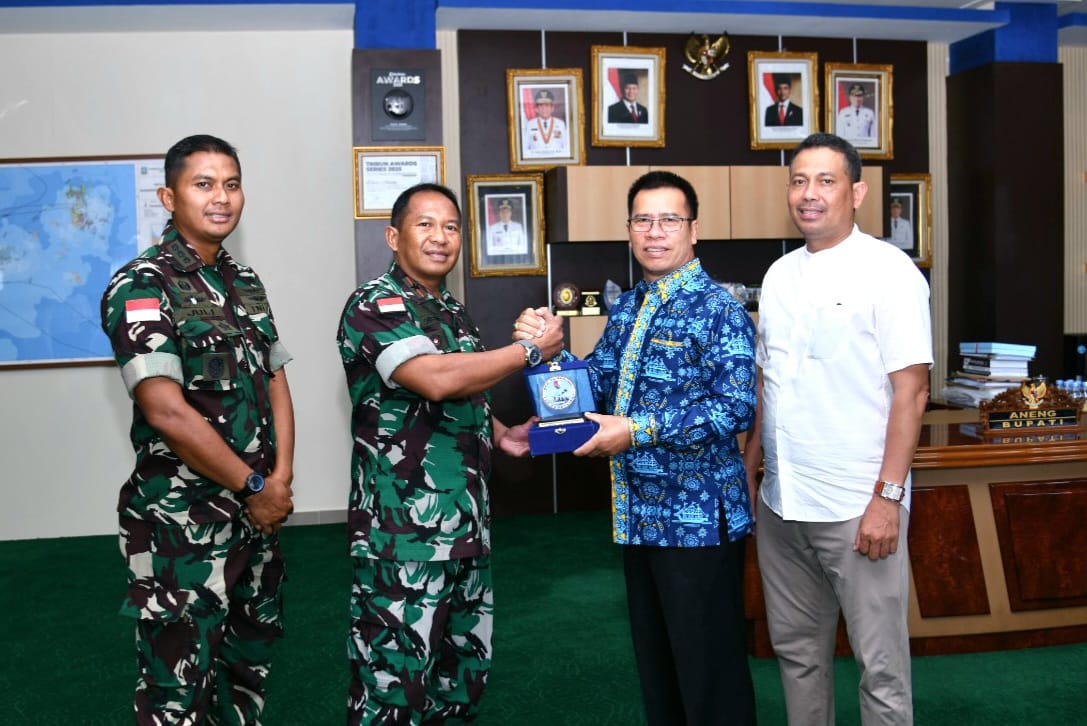 Danlanud RSA Natuna Sambangi Bupati Anambas, Perkuat Komunikasi Kelembagaan di Kepulauan Riau