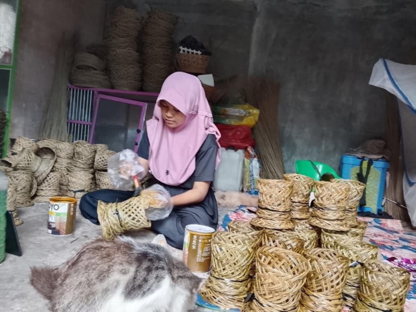 Pertamina Patra Niaga Bina UMKM Dumai, Anyaman Lidi Tembus Medan-Jambi