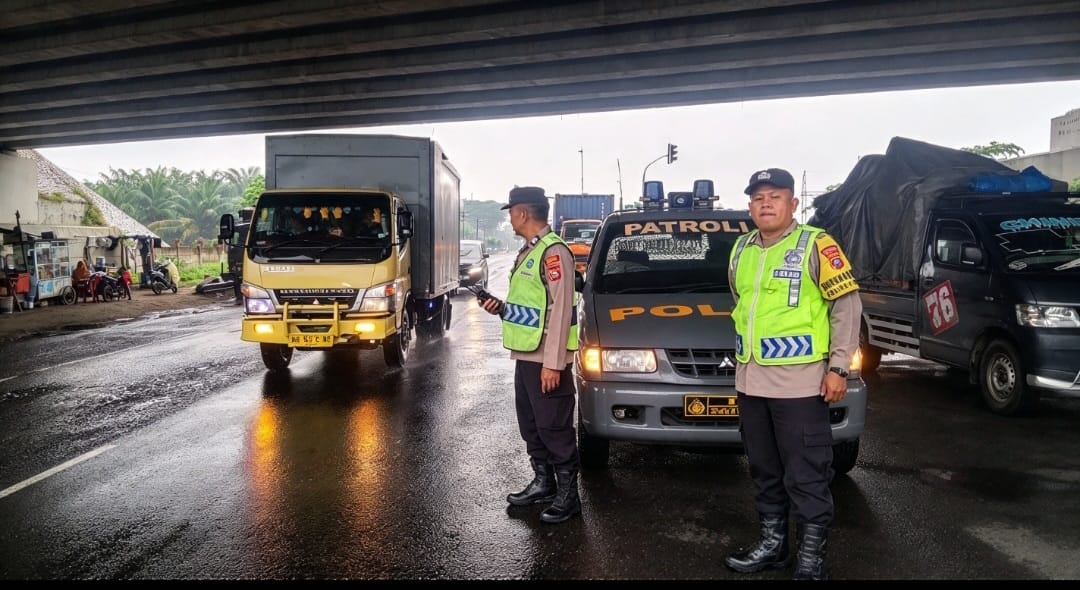 Polsek Tebing Tinggi Patroli Jalinsum Tebing Tinggi-Medan, Antisipasi 3C hingga Balap Liar di Desa Paya Bagas
