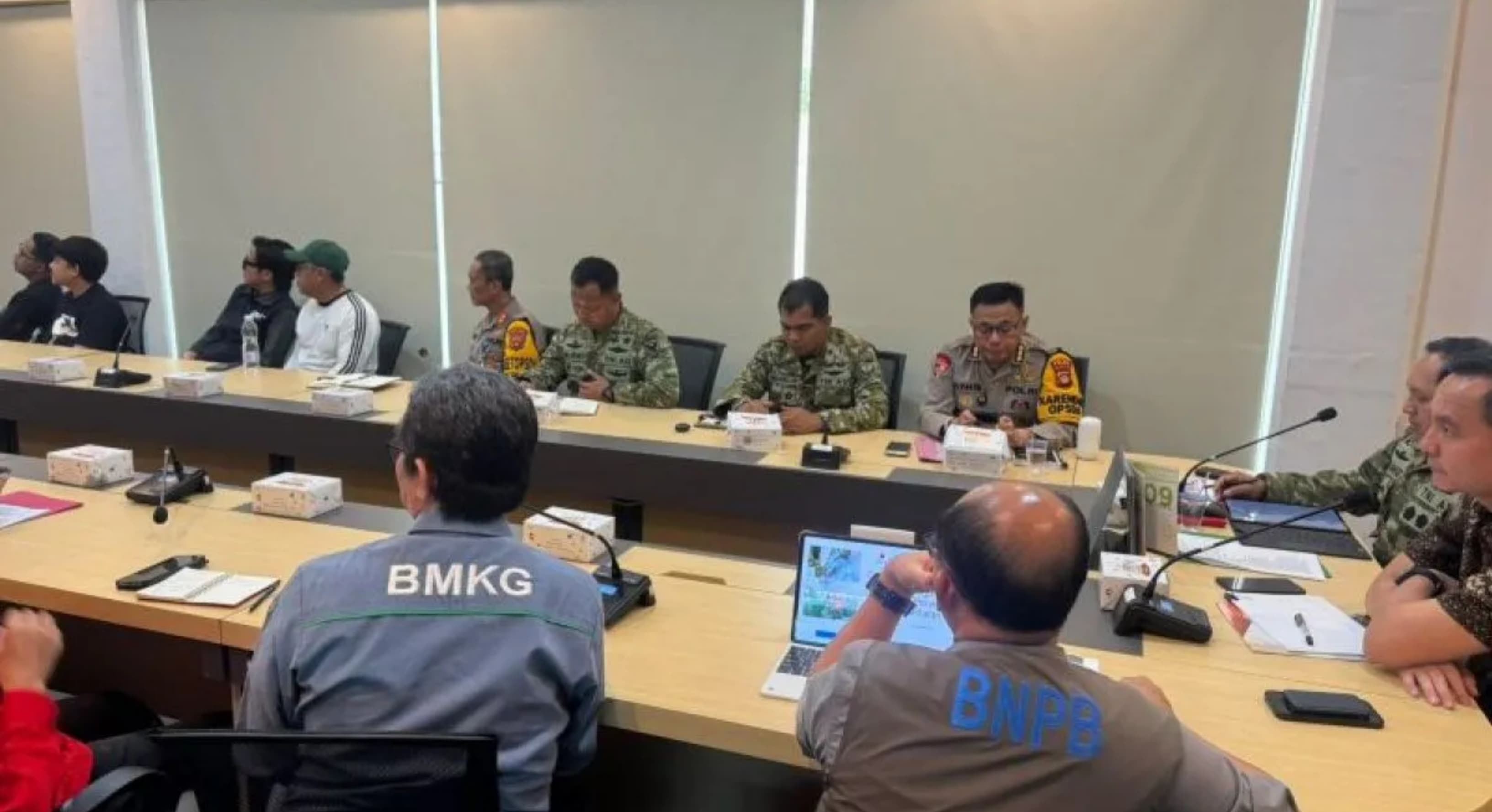 OKI Jadi Prioritas Karhutla Sumsel Sepekan, Helikopter Water Bombing dan OMC Dikerahkan