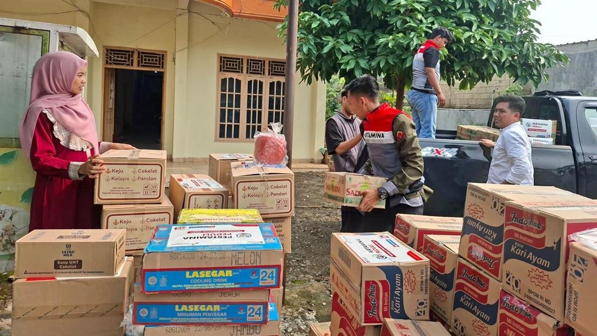 Pertamina Salurkan Bantuan Kedua untuk Korban Banjir Bandang Solok