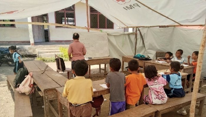 380 Fasilitas Pendidikan Rusak Akibat Gempa Manggarai, Ombudsman Soroti Kekurangan Tenda Darurat di Sekolah