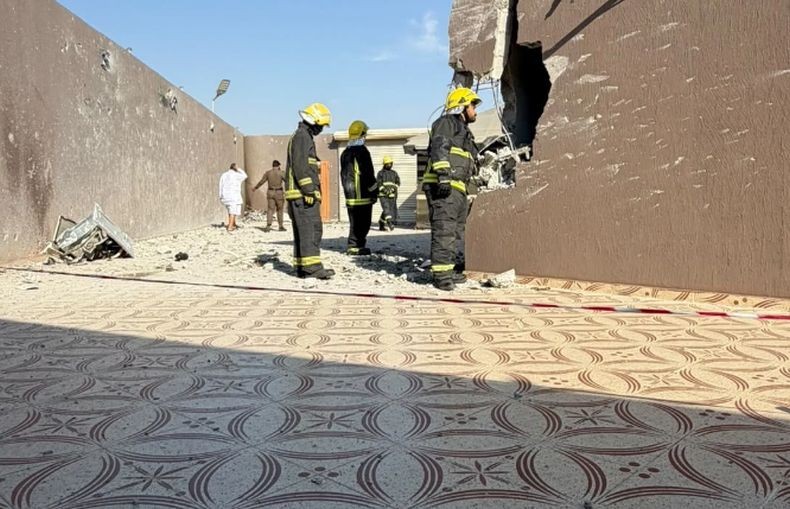 Rudal Houthi Hantam Sekolah di Najran, Puing Cegatan Rusak Bangunan