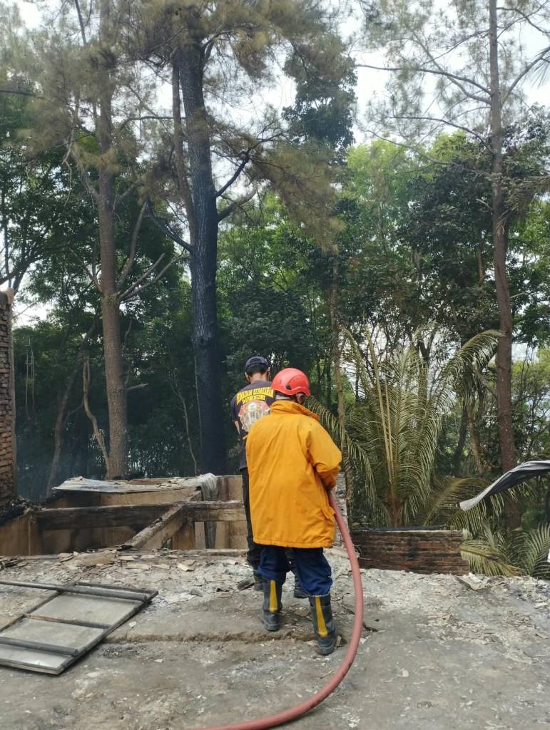 Kebakaran Hutan Gunung Tunggangan Wonogiri Merambat ke Warung Makan, Kerugian Rp 10 Juta