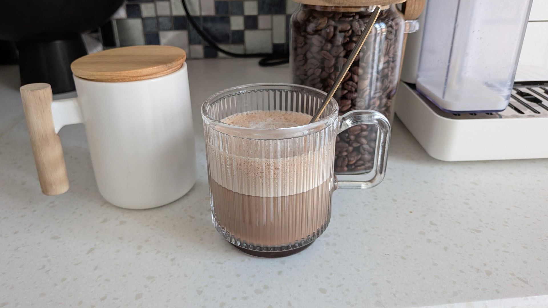 5 Aksesori Coffee Bar Rumahan Semua di Bawah USD 20, dari Jar Sampai Shaker
