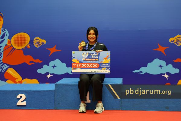 Ruzana Juara Tunggal Dewasa Putri Hydroplus Sirkuit Nasional A Jawa Barat 2026 di Bandung