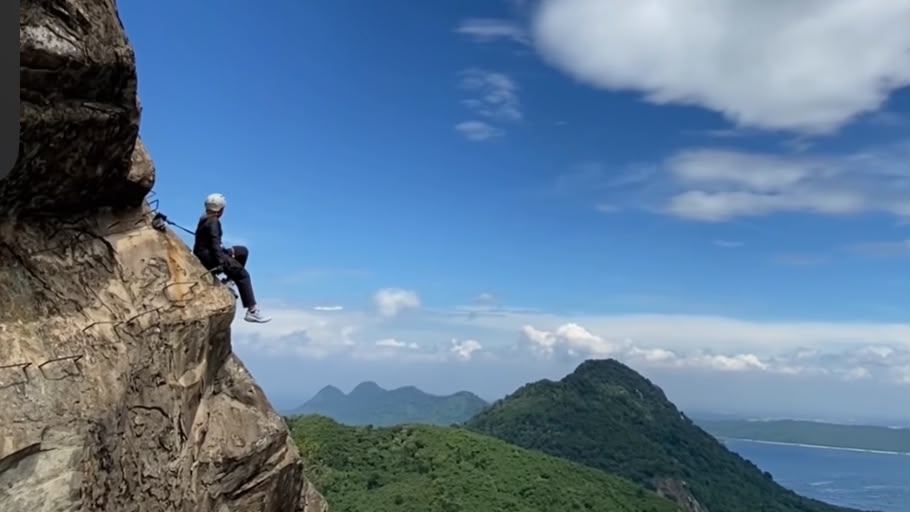Gunung Parang Purwakarta, Spot Foto dengan Latar Tebing Andesit dan Waduk Jatiluhur