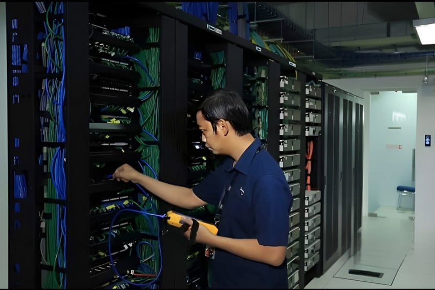 Investasi Data Center Rp360 T Terancam, Ekonom Ingatkan Blunder 1980-an