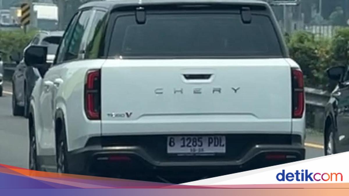 Chery Tiggo V Tertangkap Kamera di Tol Jagorawi Tanpa Kamuflase
