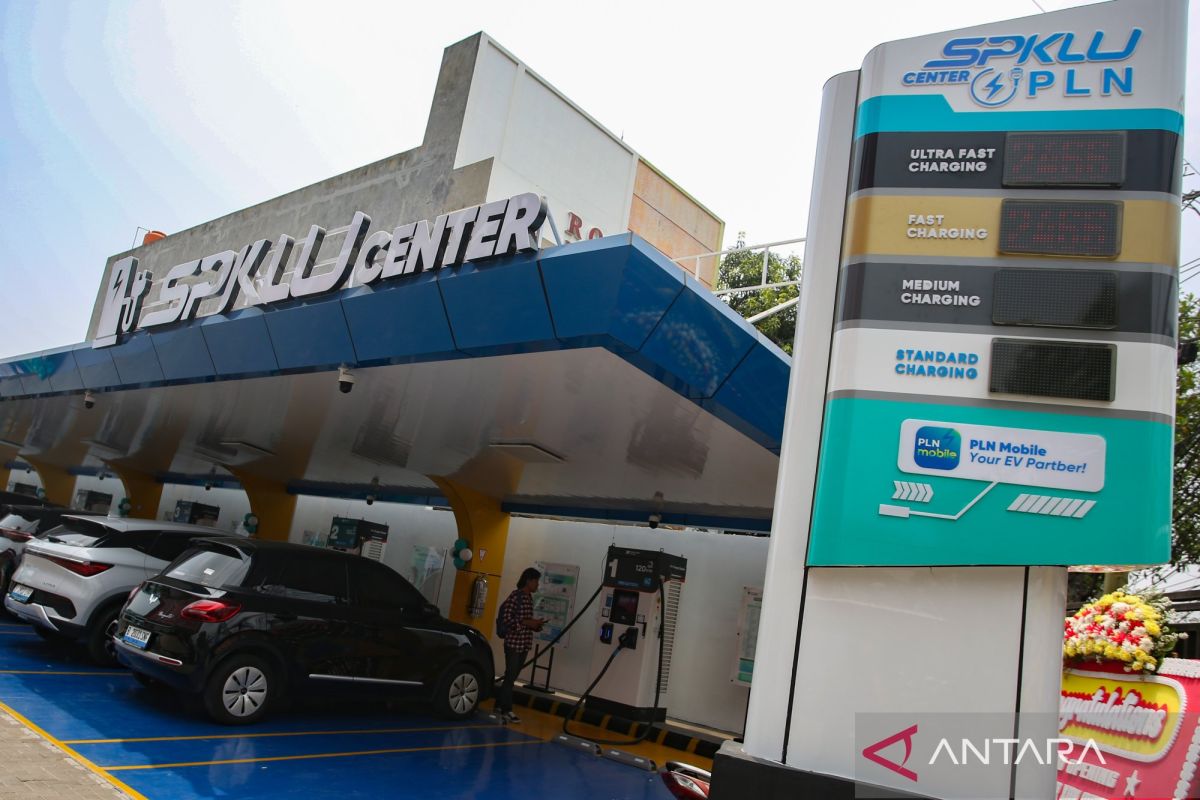 Tata Krama Isi Daya Mobil Listrik di SPKLU, Panduan Baru dari Koleksi