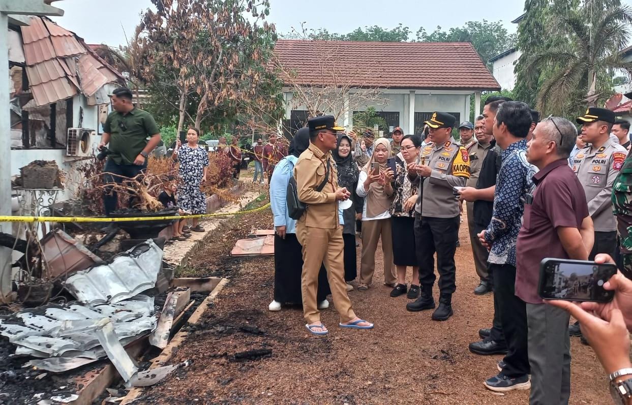 Gubernur Kalteng Tinjau SMAN 1 Cempaga Kotim yang Terbakar, Janji Bangun Kembali 3 Fasilitas Tahun Ini