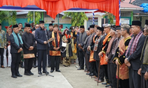 Wali Kota Padang Lantik Pengurus KAN Pauh IX 2026–2031, Perda Lembaga Adat Jadi Pegangan