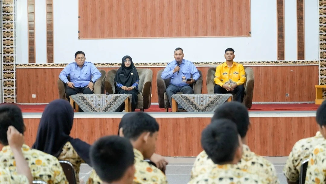 Universitas Teknokrat dan UTHM Malaysia Gelar Pengabdian Masyarakat Internasional di SMKN 2 Bandar Lampung