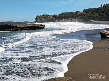 Pantai Citanggeuleuk Garut, Tebing Karang Mirip Kelingking Bali