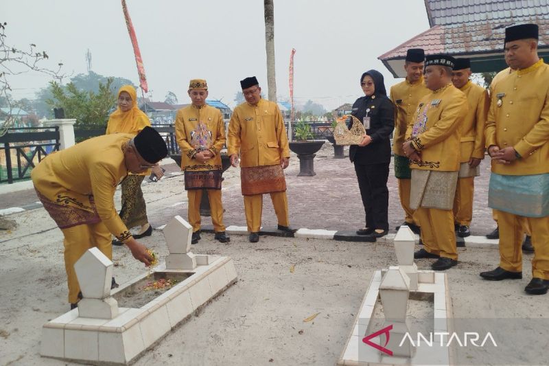 Pemkab Kobar Ziarah ke Makam Pendiri dan Kesultanan Kutaringin di Rangkaian HUT ke-67