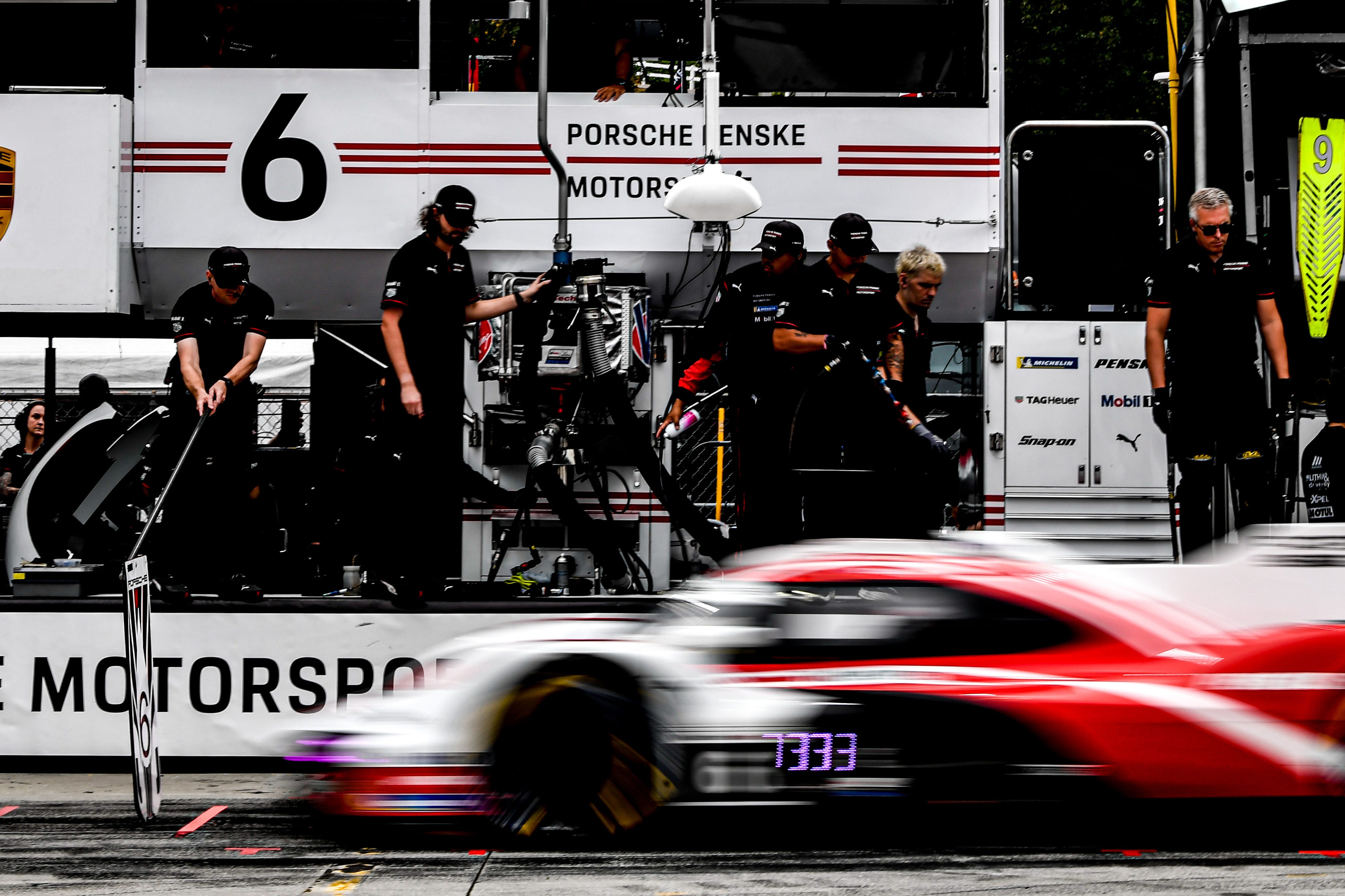 Porsche Penske Menang Perdana di Kelas GTP Petit Le Mans 2025