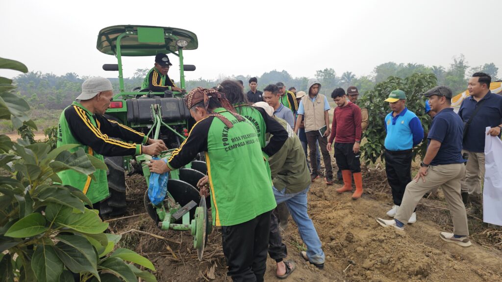 BGA Group Latih 39 Petani Hortikultura di Cempaga Hulu, Kenalkan Traktor hingga Pupuk Organik