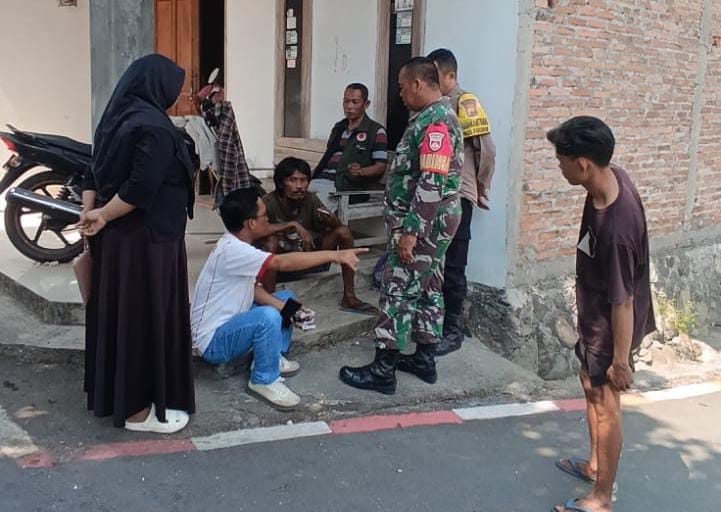 Babinsa dan Bhabinkamtibmas Wonosegoro Boyolali Dampingi Warga ODGJ ke RSJ Solo