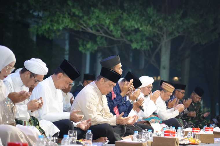 Gubernur Ria Norsan Ajak Warga Kalbar Jaga Ukhuwah di Tabligh Akbar Bersama Ustadz Abdul Somad