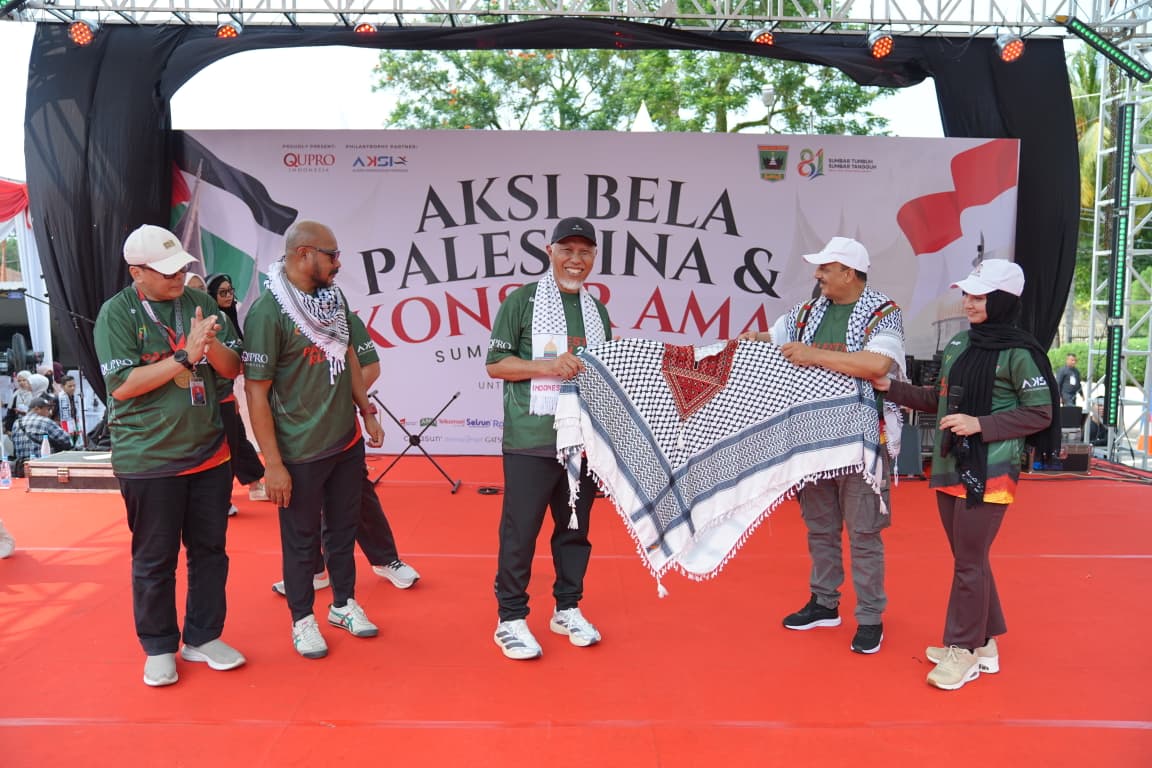 Aksi Bela Palestina di Halaman Kantor Gubernur Sumbar Kumpulkan Donasi Rp1,67 Miliar dan Logam Mulia
