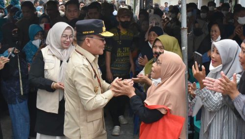 Gubernur Kalteng Salurkan 4.000 Paket Pangan dan BLT KHBS Tahap II di Dua Kecamatan Kotim