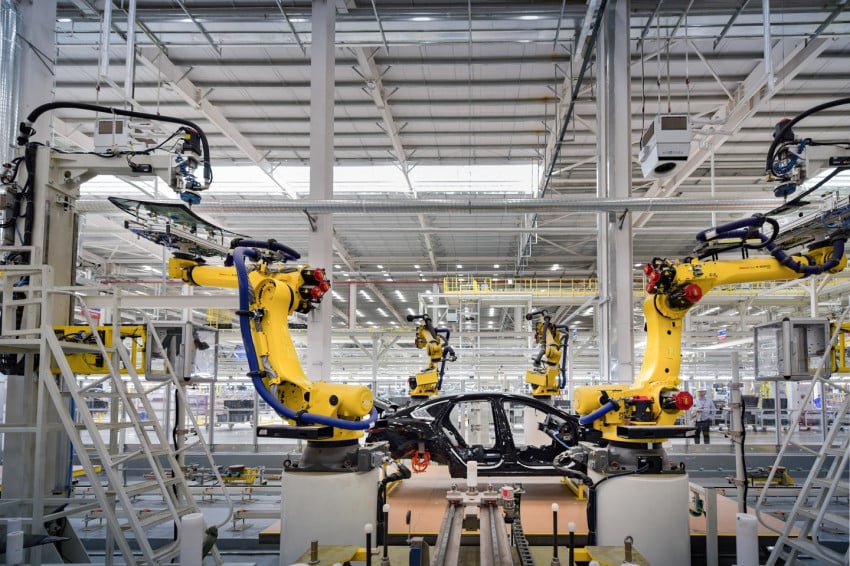 Pabrik BYD Subang Produksi 24.877 Unit, Harga M6 EV Malah Naik Rp12 Juta