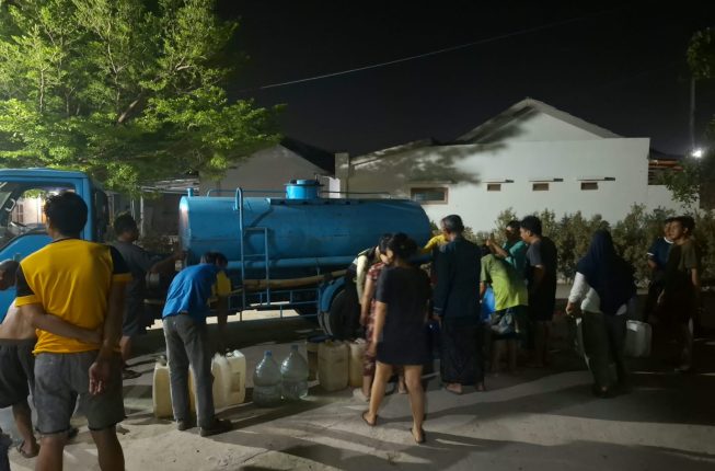 Kemarau Melanda Palembang, Pemkot Salurkan Air Bersih ke Warga Plaju Darat dan Siapkan Sanksi Perusahaan Penelantar Lahan