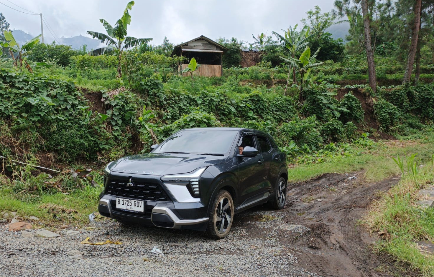 Review Mitsubishi XForce 24.000 Km: Blind Spot Warning Andal, TPMS Perlu Dicek Manual