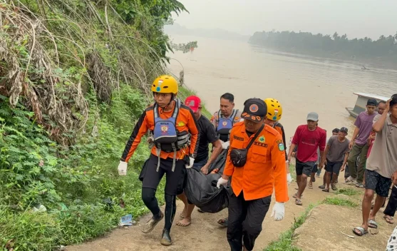 Tim SAR Gabungan Temukan Nazmi (50) Tenggelam di Sungai Batanghari Tebo Usai Sehari Dicari
