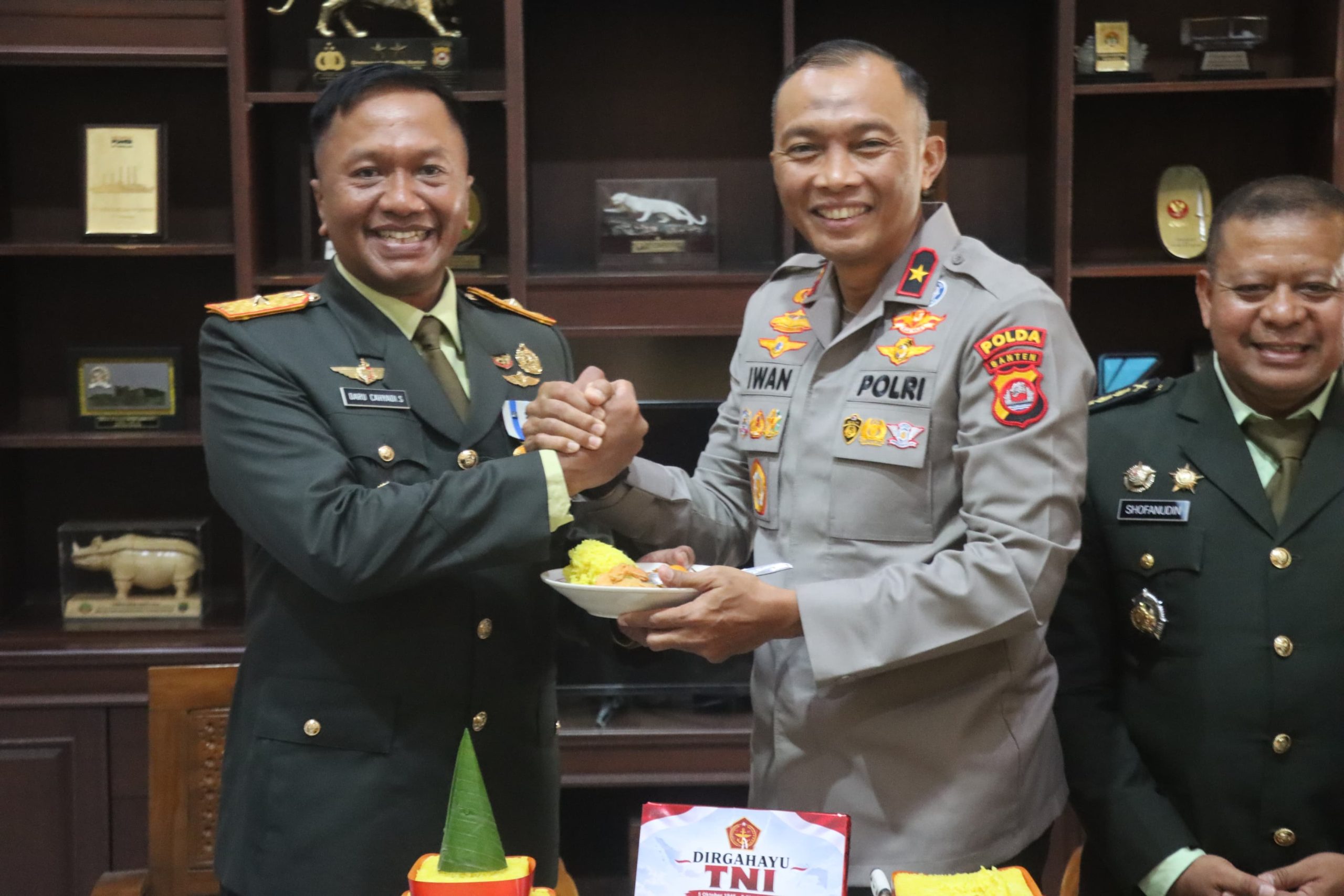 Wakapolda Banten Sambangi Makorem 064/Maulana Yusuf, Perkuat Sinergi TNI-Polri di HUT ke-81 TNI