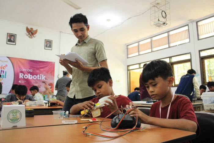 10.987 Pelajar SIT Ramaikan Islamic Youth Festival JSIT Jateng di UNNES Semarang
