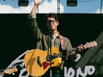 Ardhito Pramono Manggung di Busan Rock Festival Korea Selatan