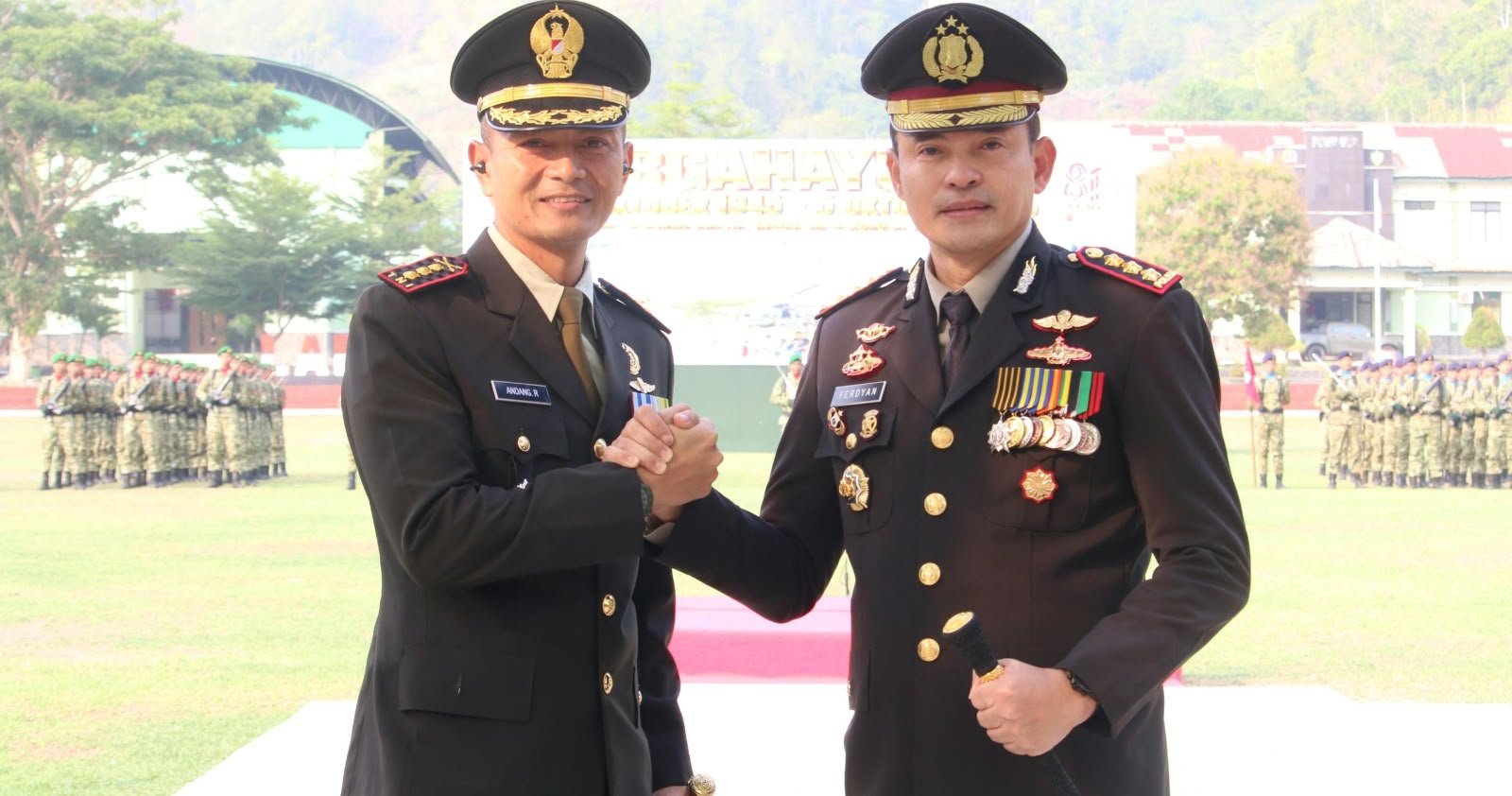 Kapolresta Mamuju Hadiri Upacara HUT ke-81 TNI di Makorem 142/Tatag, Tegaskan Sinergi TNI-Polri Jaga Sulawesi Barat