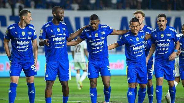 Luka Menalo Minta 27 Pemain Persib Siap Tempur Hadapi Jadwal Padat Oktober 2026