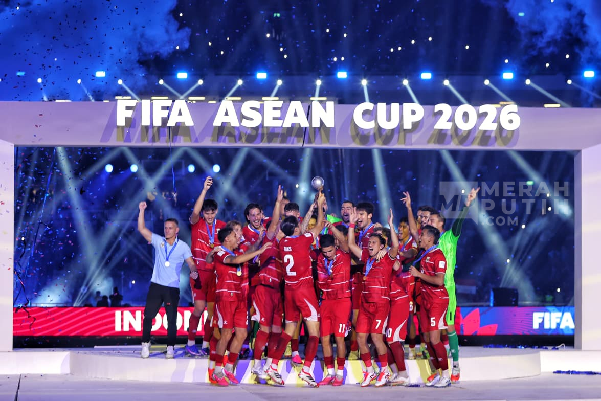 Ole Romeny Bawa Jersi Marselino Ferdinan di Perayaan Juara FIFA ASEAN Cup 2026