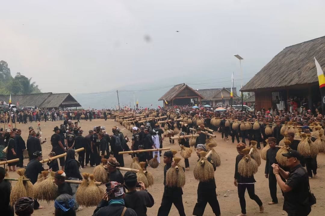 Seren Taun ke-658 di Desa Sirnaresmi Sukabumi Diikuti Ribuan Warga, Bupati Asep Japar Sebut Bukti Keteguhan Budaya