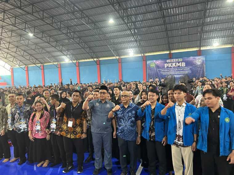 Anggota DPR RI Beri Kuliah Umum di PKKMB UPGRI Pontianak, Mahasiswa Baru Diminta Tak Sekadar Kuliah