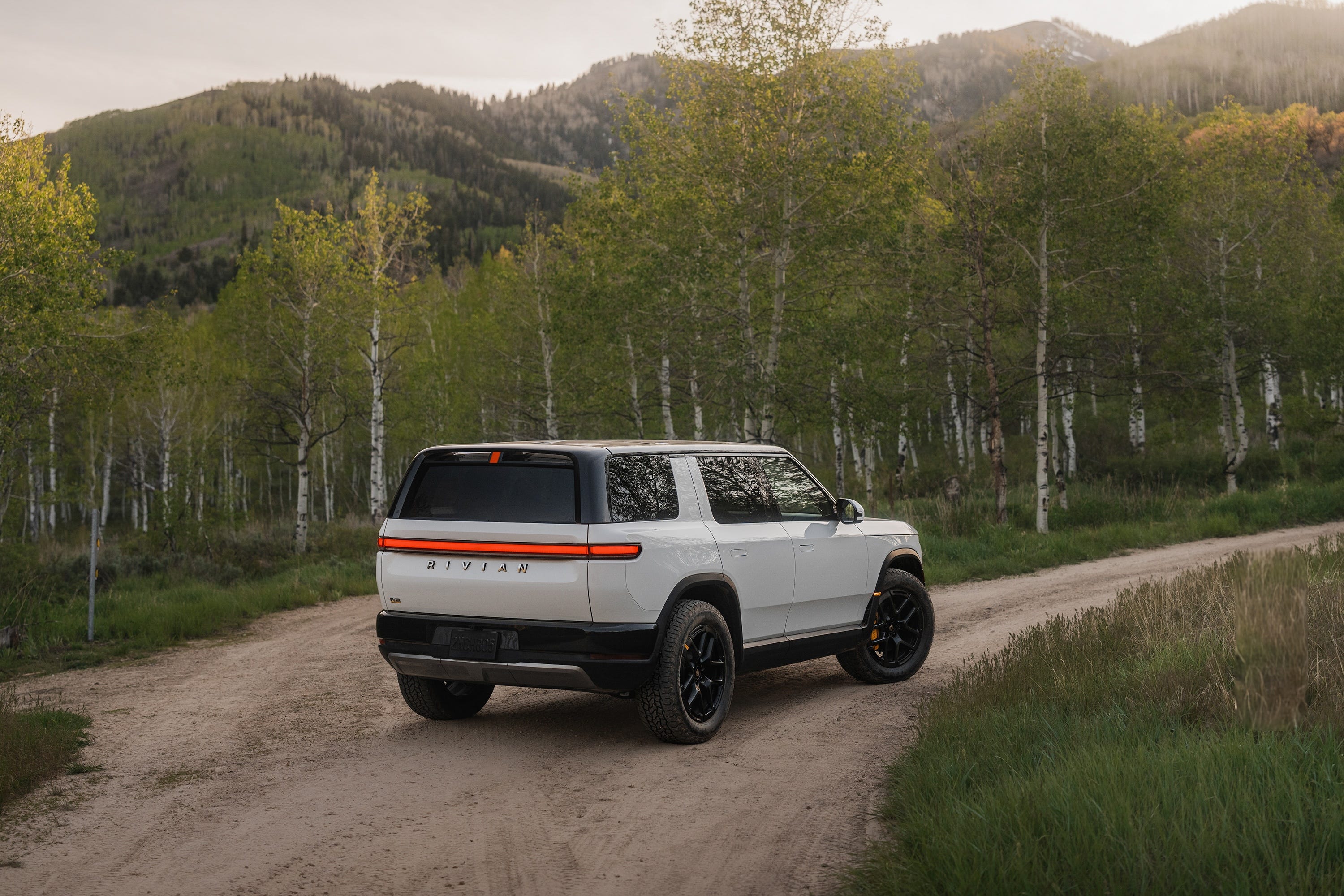 Rivian Recall 14 Unit R2 karena Fastener Baterai Kurang Kencang