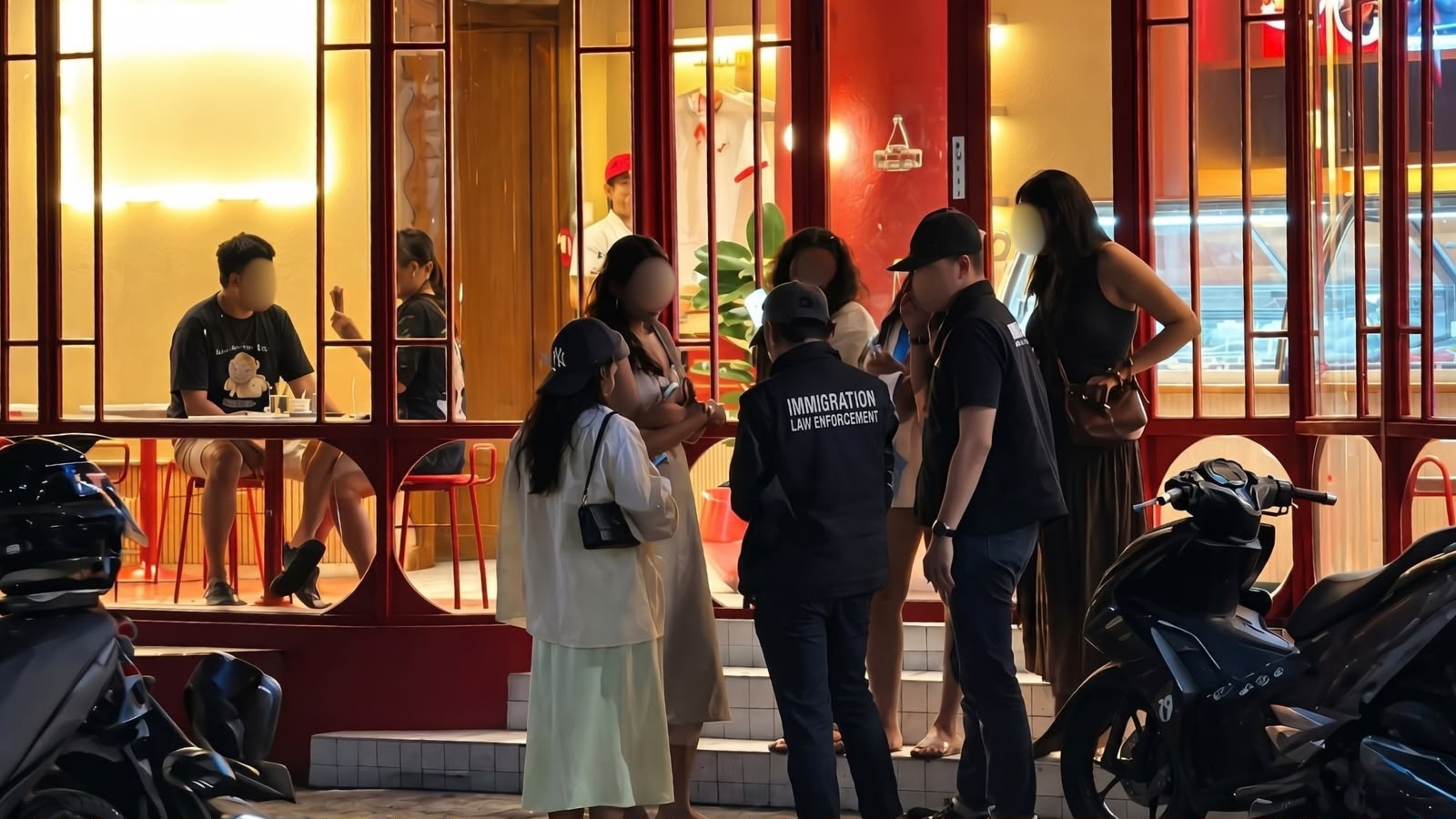 Imigrasi Ngurah Rai Deportasi 9 WNA dari 9 Negara, Dua Berkedok Investor Bodong