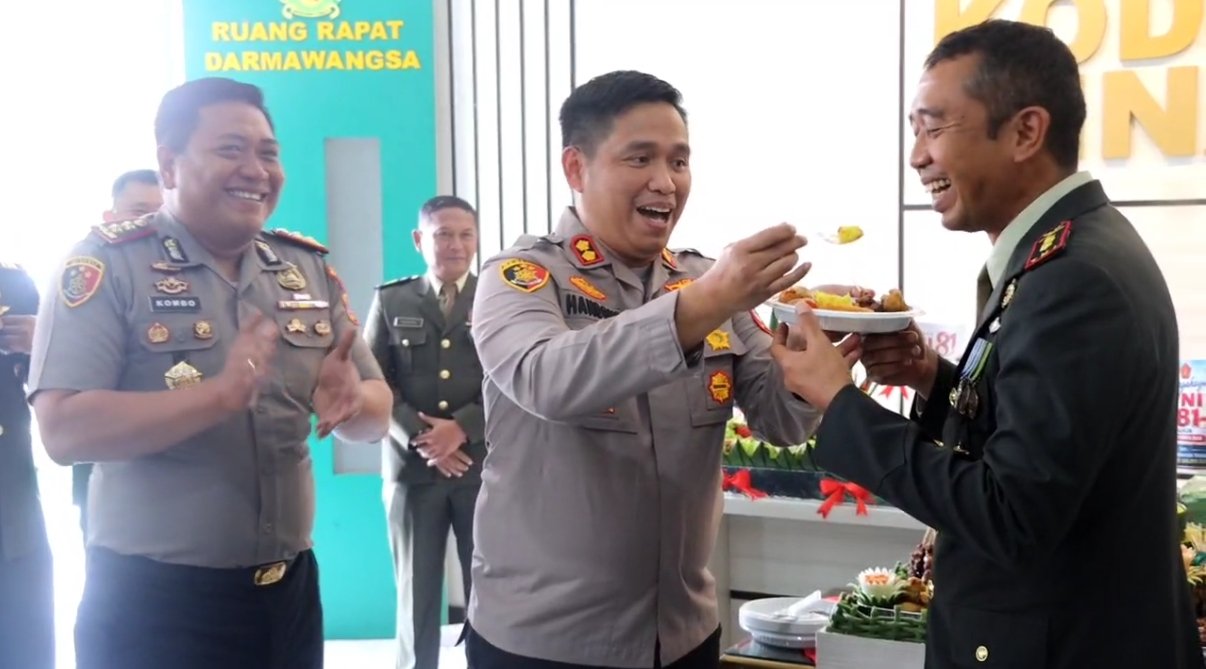 Kapolres Mitra Hadiri Syukuran HUT TNI ke-81 di Kodim 1302 Minahasa, Perkuat Sinergitas TNI-Polri