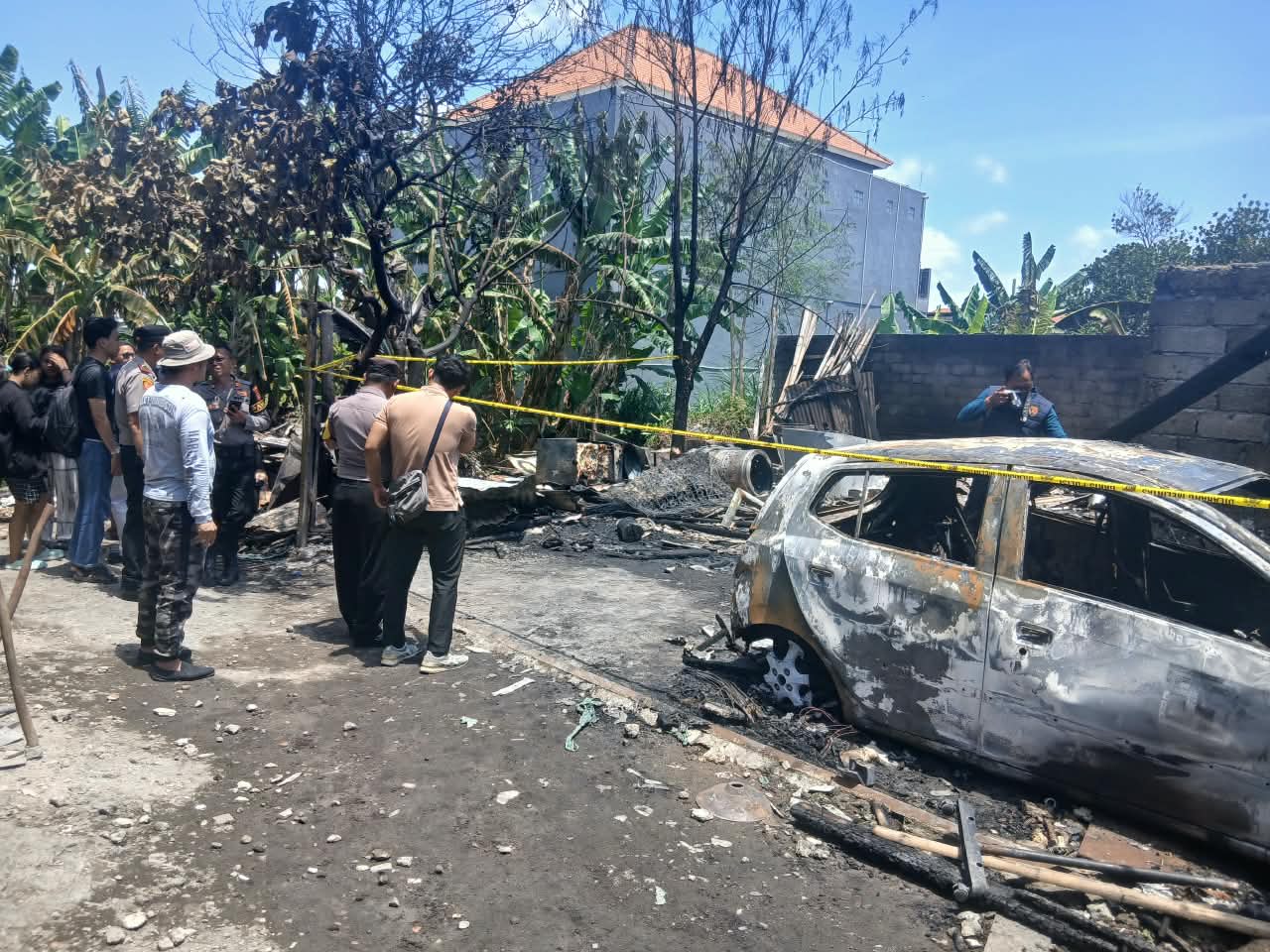 Kebakaran Rumah Potong Ayam di Kesiman Denpasar Hanguskan 1 Mobil dan 3 Motor, Kerugian Capai Rp 300 Juta