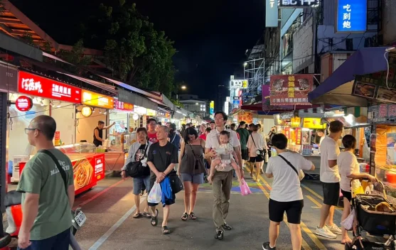 Luodong Night Market Yilan Taiwan, Wisata Kuliner Malam di Tengah Festival Seni