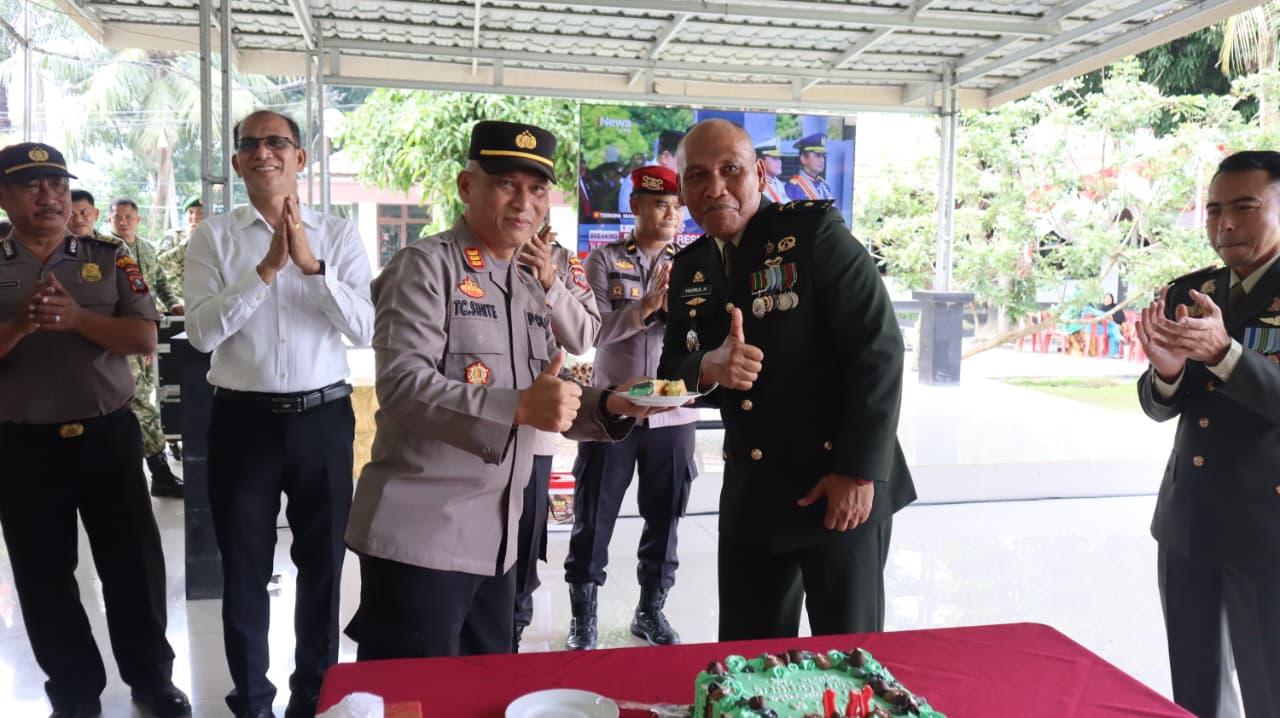 Polresta Deli Serdang Beri Kejutan HUT Ke-81 TNI ke 5 Satuan, Kapolresta Tekankan Soliditas TNI-Polri