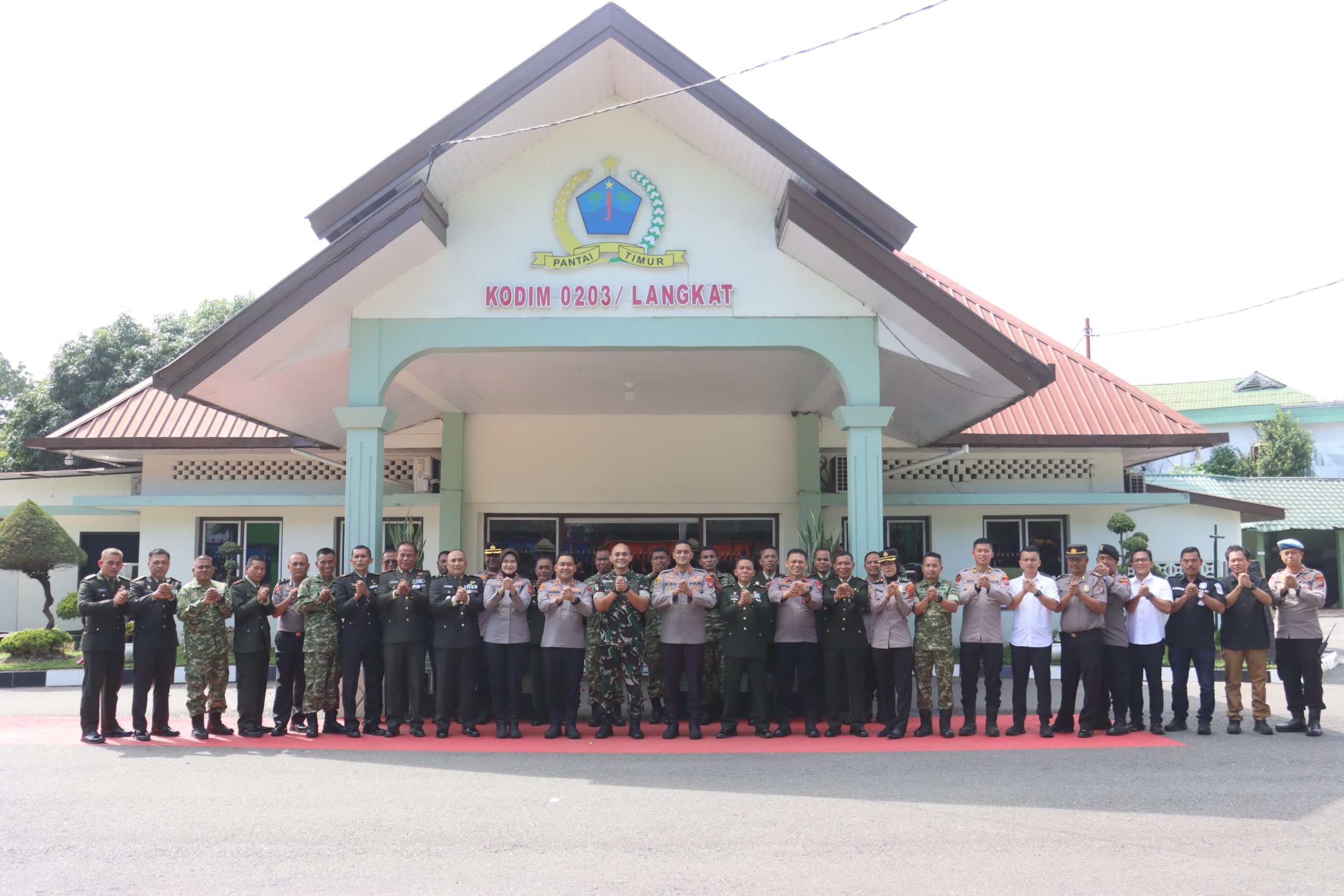 Kapolres Langkat Beri Kejutan ke Kodim 0203 di HUT ke-81 TNI, Perkuat Sinergitas TNI-Polri