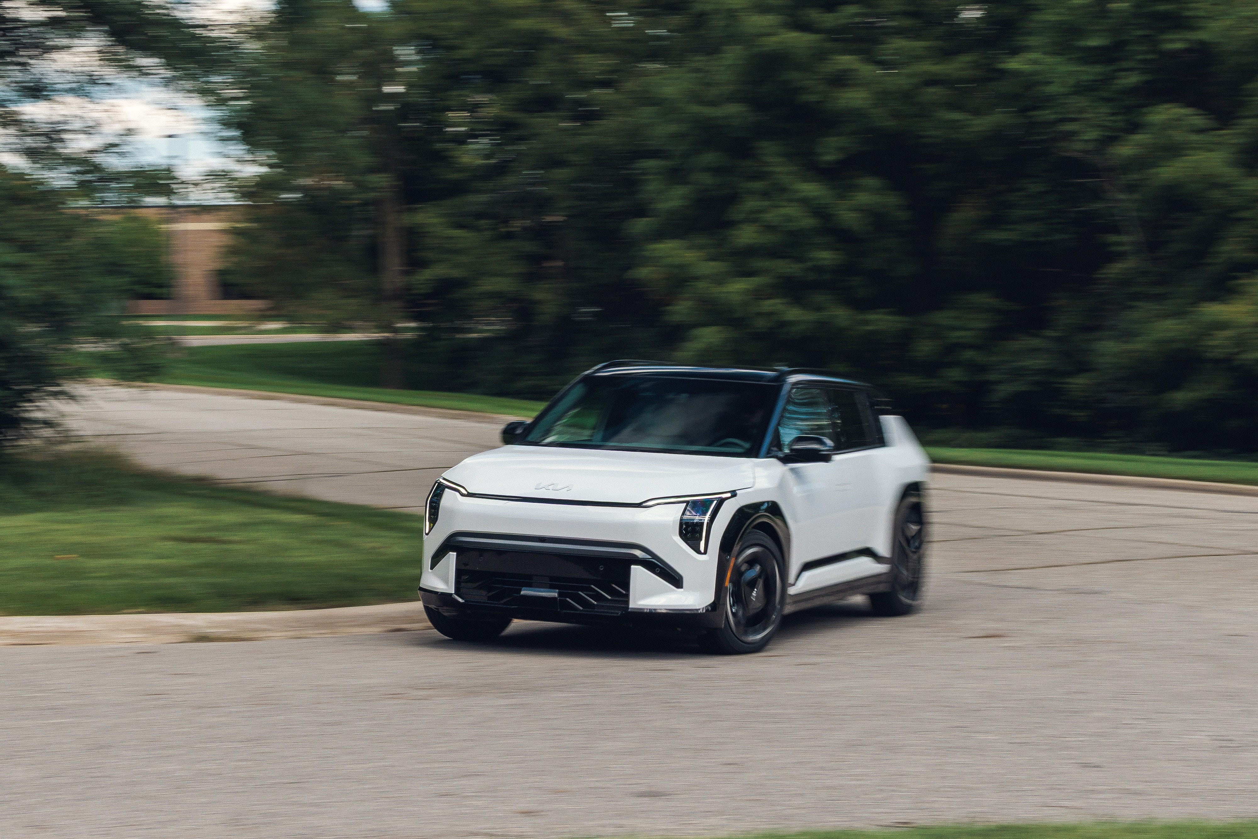 Melihat Eksterior Kia EV3 GT-Line 2027: SUV Listrik Kotak Bergaya Sporty