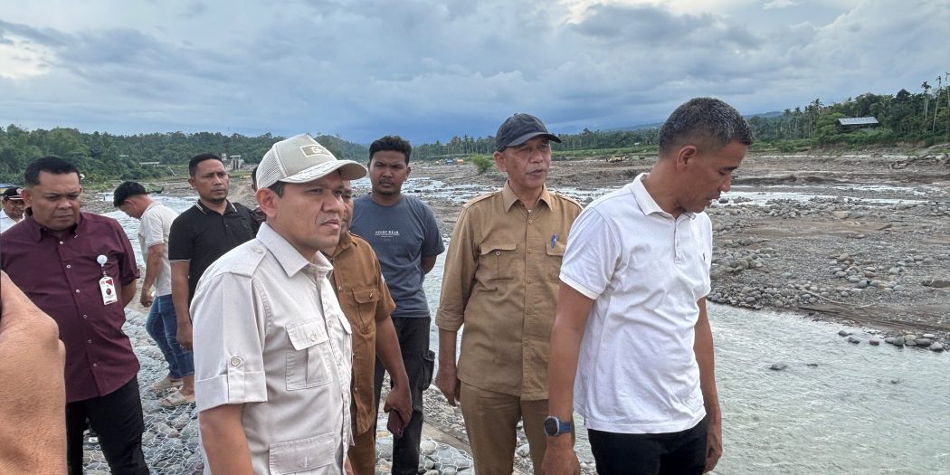 Wagub Aceh Dek Fadh Tinjau Jembatan Teupin Mane hingga Tanggul Krueng Sawang di Bireuen dan Aceh Utara